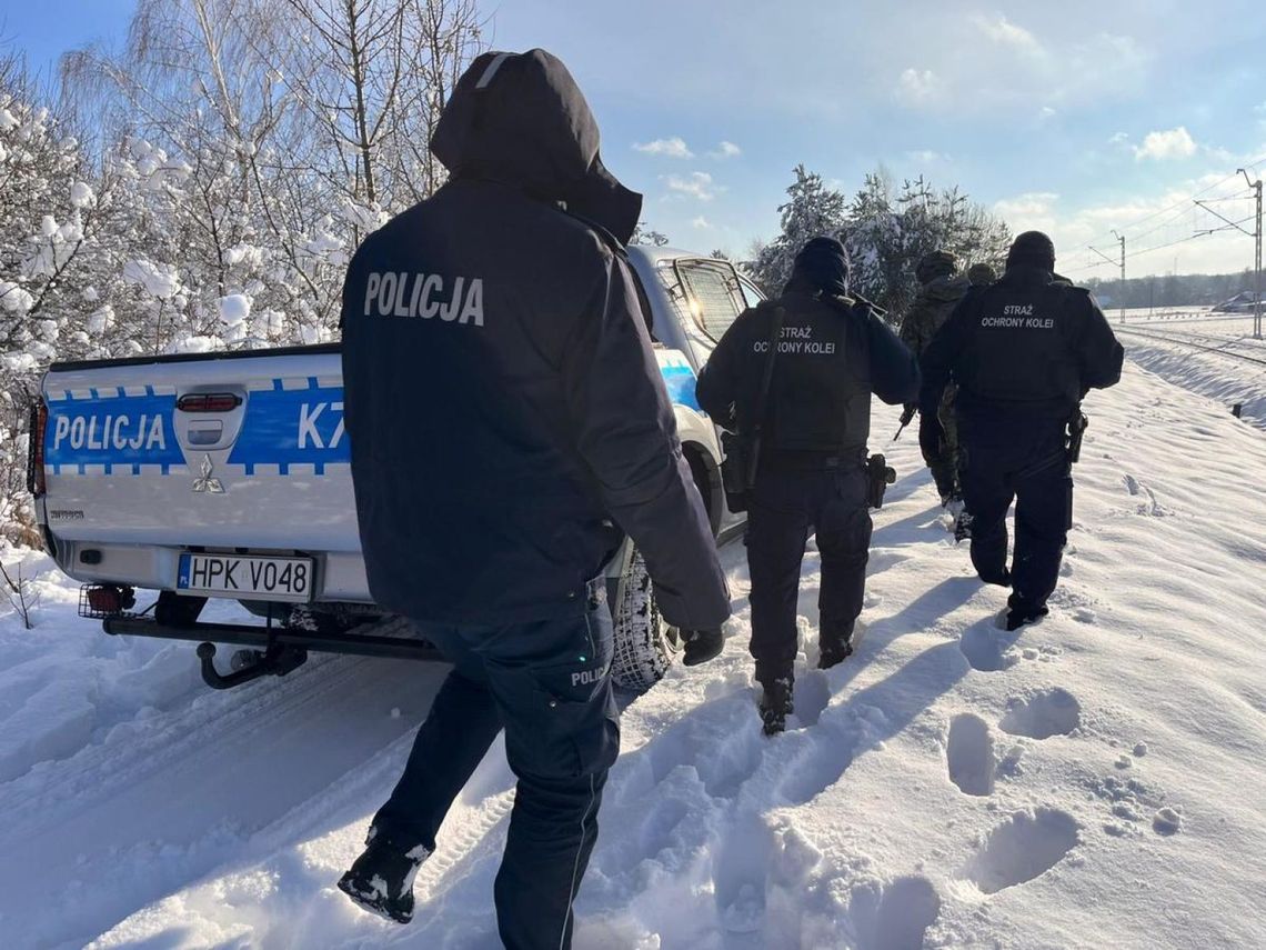 Włamał się do Opla. Próbował ukraść "Malucha". Wpadł pod Łaskarzewem Włamał się do Opla. Próbował ukraść "Malucha". Wpadł pod Łaskarzewem