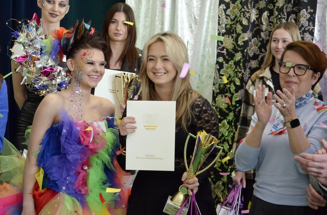 "Włosy tęczą malowane" w Dwójce