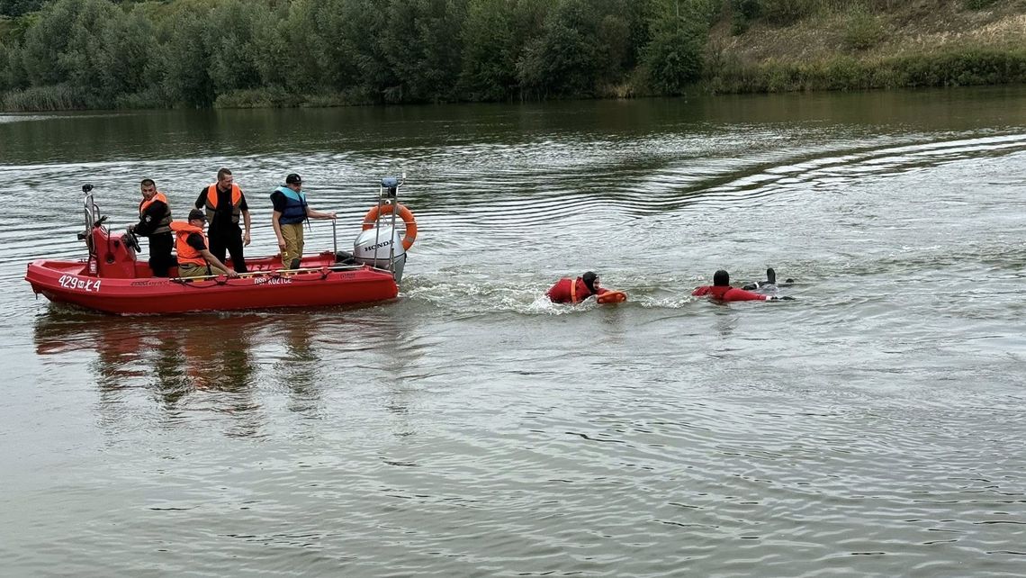 Wspólne ćwiczenia OSP Kozice i Korytnica na wodzie