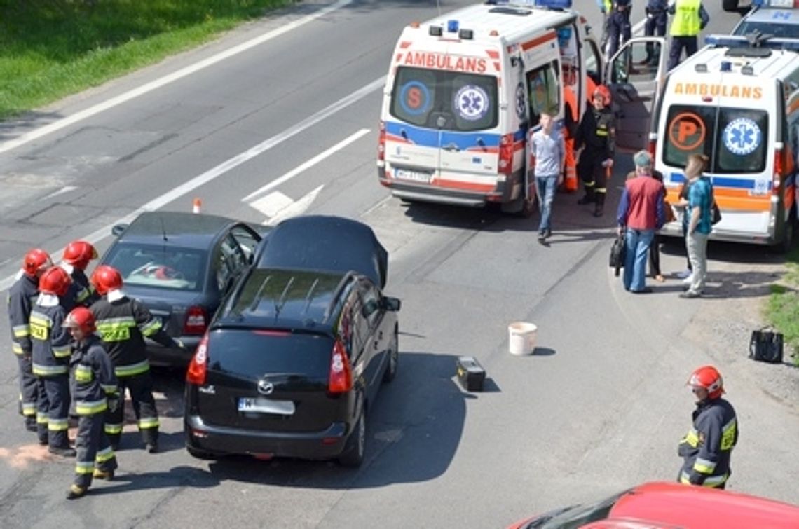 Wypadek na DK 17. Pijany wyciągnął kluczyki ze stacyjki