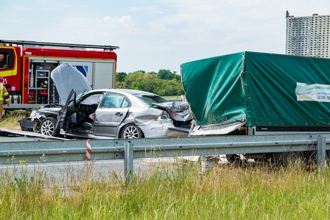 Wypadek na S17. Zderzenie trzech aut