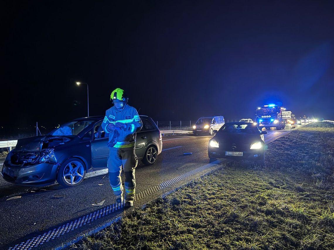 Wypadek z udziałem trzech aut na S17