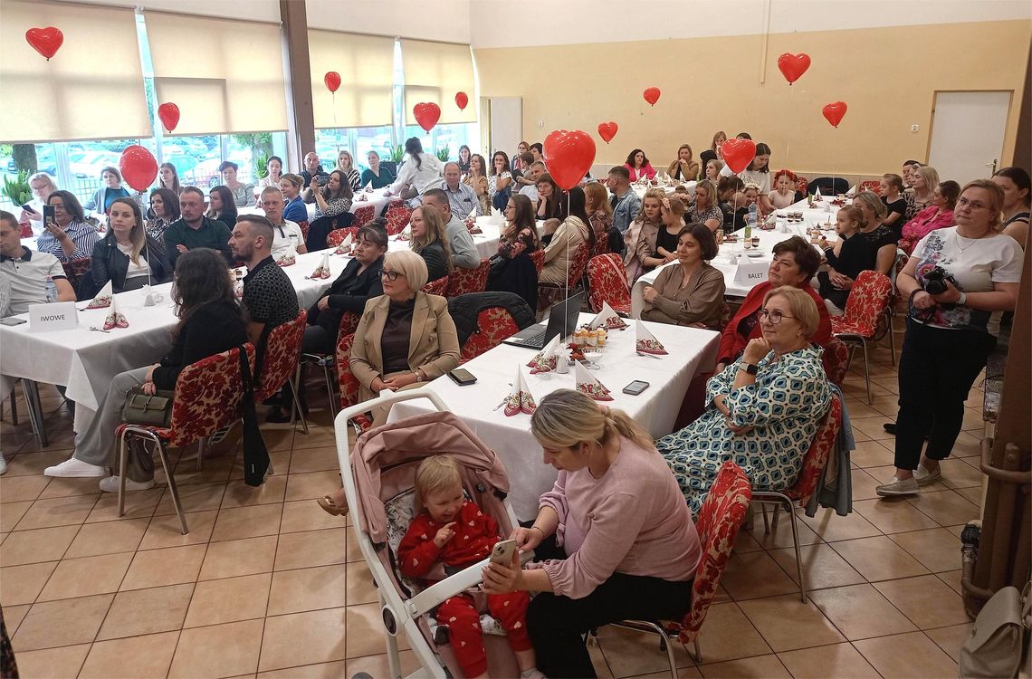 Wzruszenia, uśmiechy i wspólne świętowanie. Gminny Dzień Matki w Borowiu