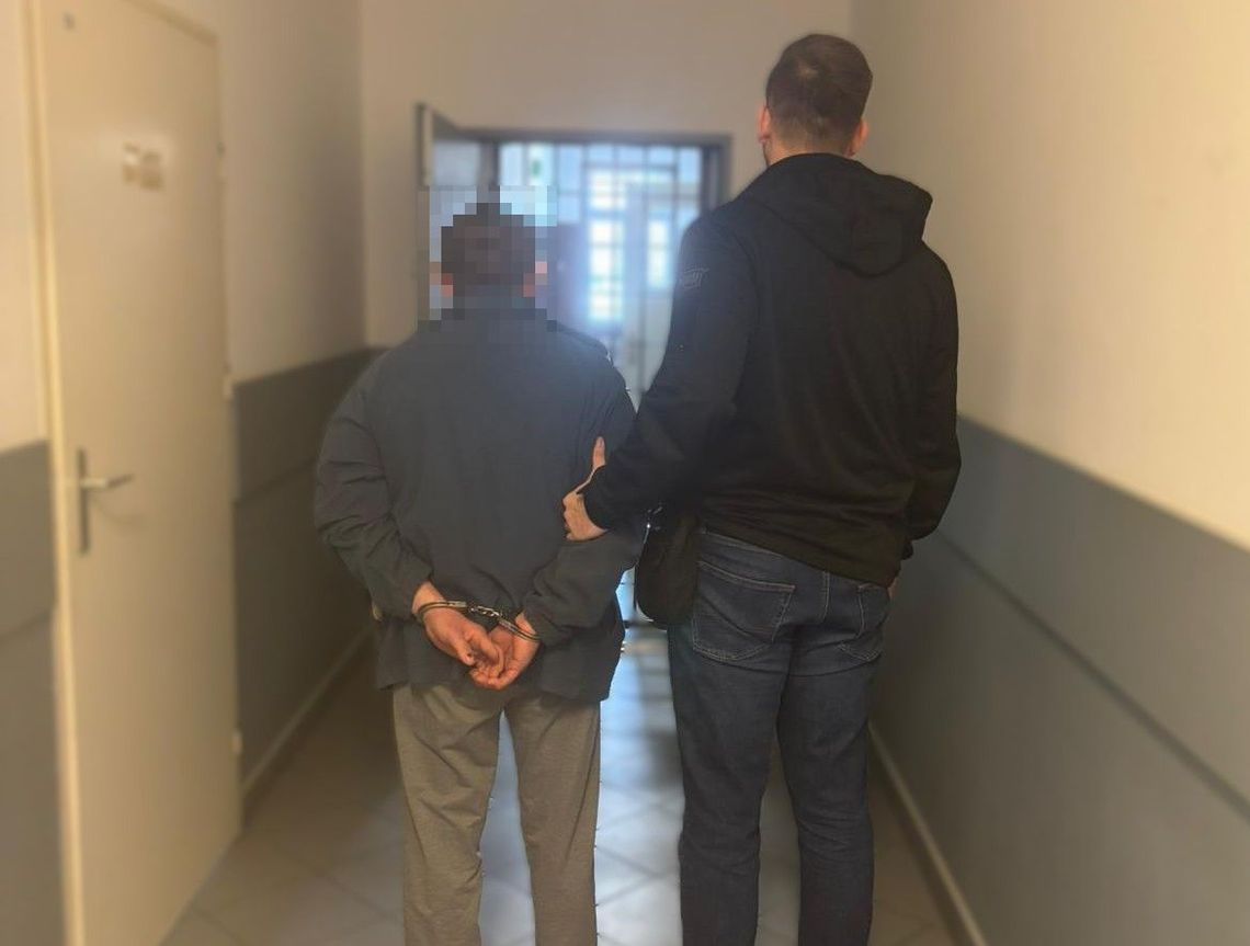 Zaatakował policjantów piłą spalinową. 52-latek tymczasowo aresztowany