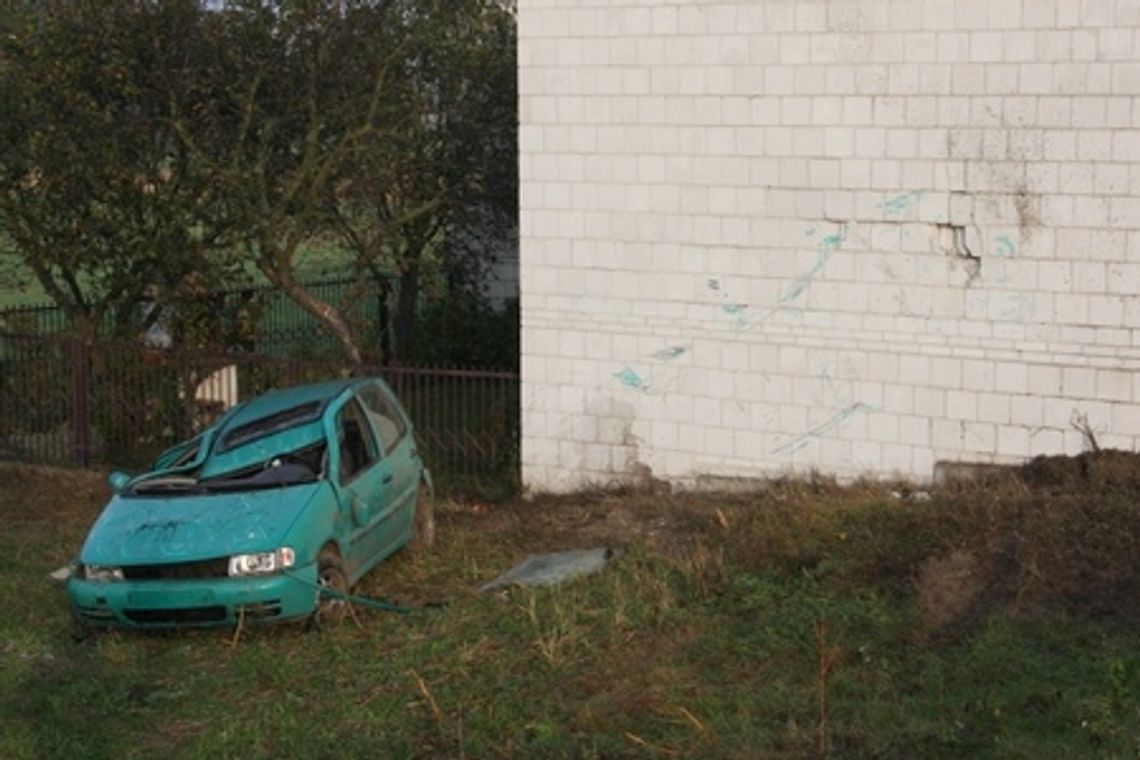 Zaparkował na budynku, pieszo wrócił do domu