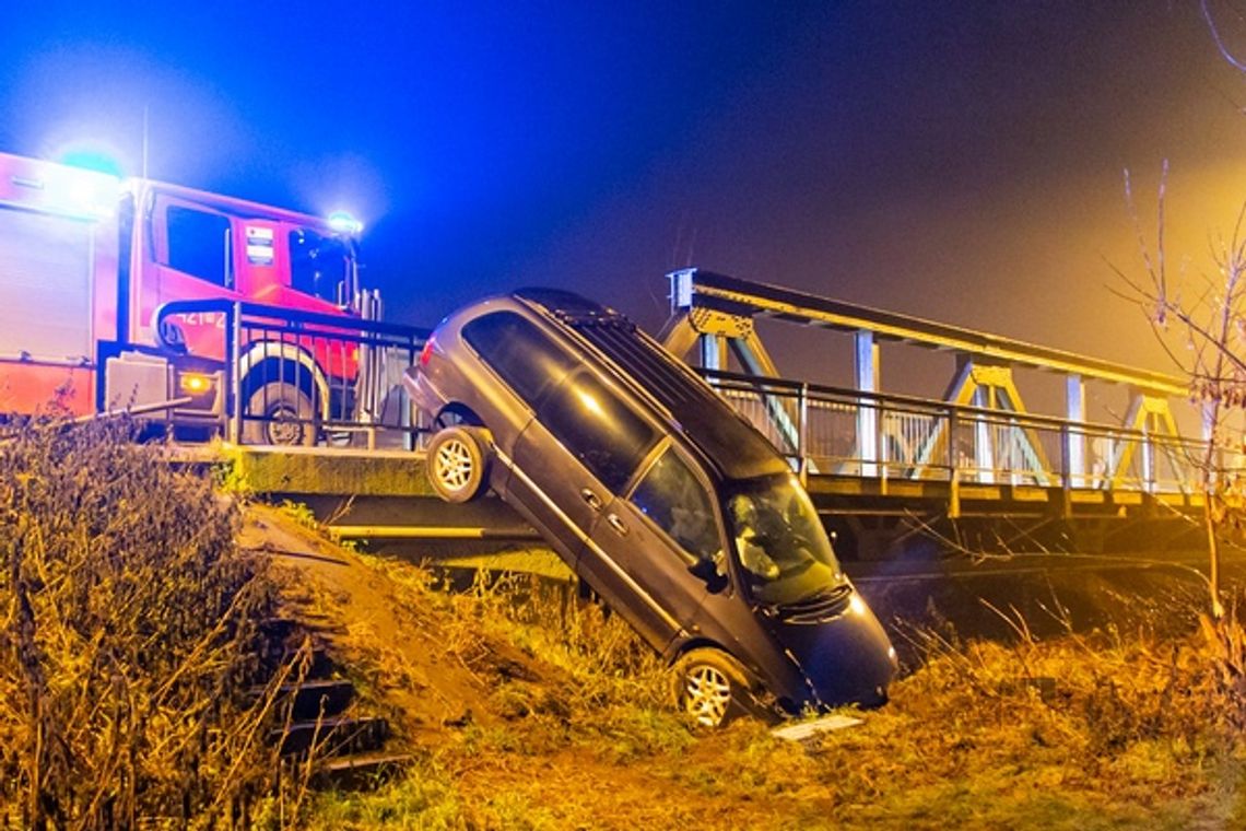 ?Zaparkował? przy moście. Policja szuka właściciela