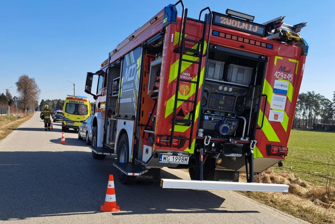 Zasłabł za kierownicą. Uderzył w słup