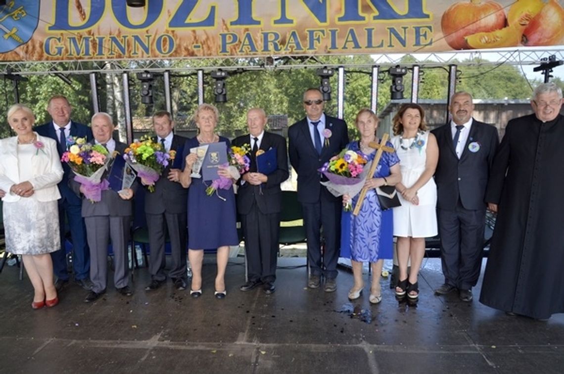 Zasłużeni dla gminy Łaskarzew odebrali statuetki