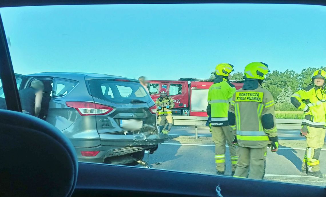 Zderzenie na S17. Sprawca nie miał prawa jazdy Zderzenie na S17. Sprawca nie miał prawa jazdy
