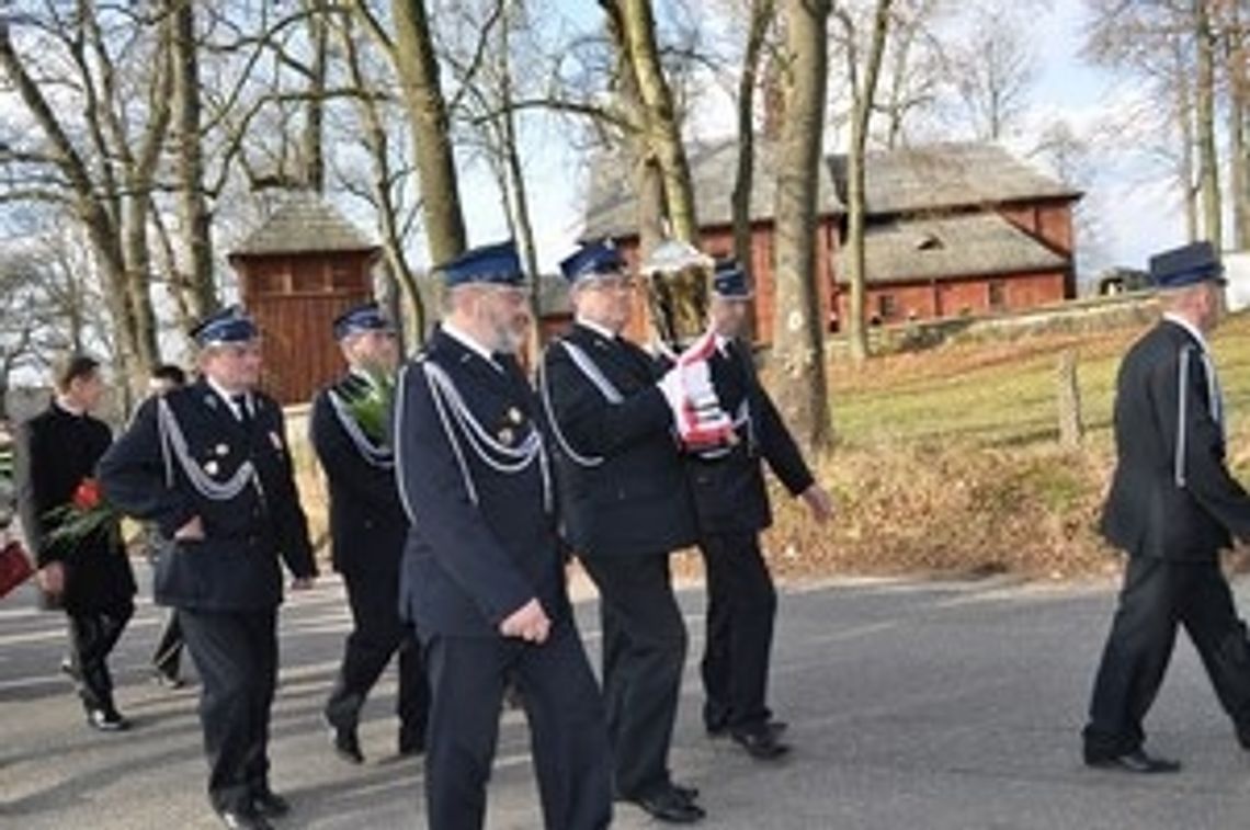 Ziemia z Katynia rozsypana w Zwoli