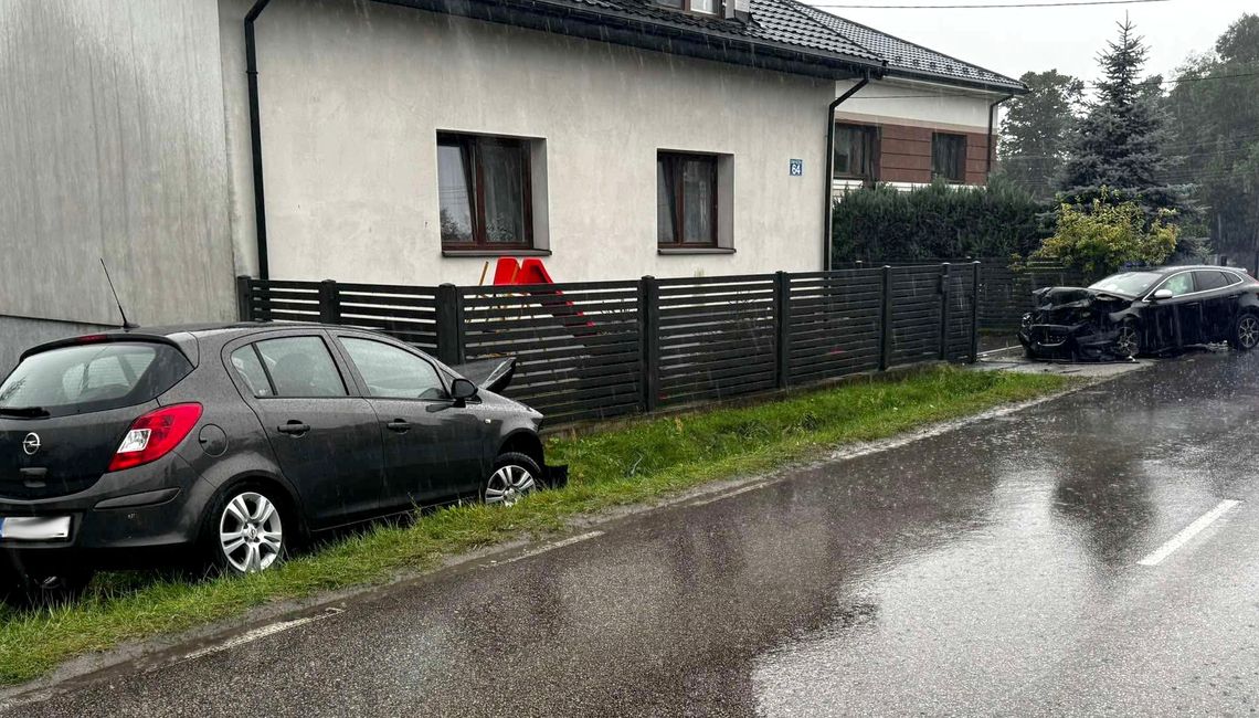 Zjechał na przeciwny pas i uderzył w opla Zjechał na przeciwny pas i uderzył w opla