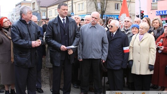 10 kwietnia rok później - pamiętamy