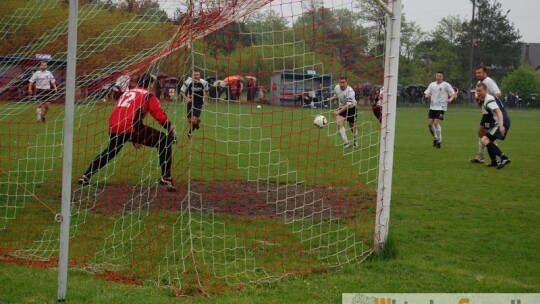 Deszczowe derby bez rozstrzygnięcia