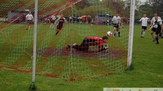 Deszczowe derby bez rozstrzygnięcia