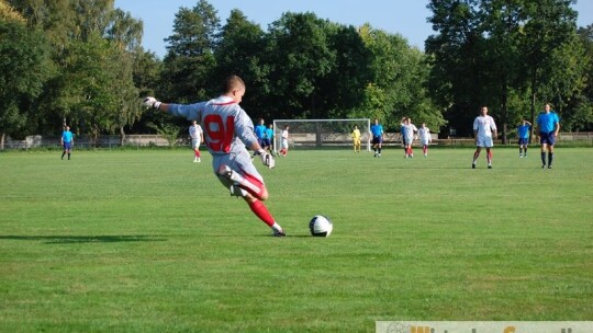 Łatwy triumf w derbach