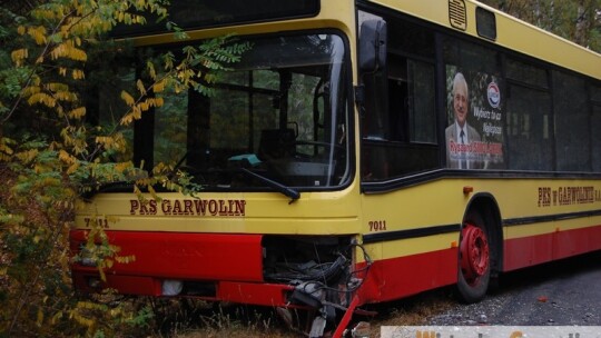 Zderzenie osobówki z autobusem