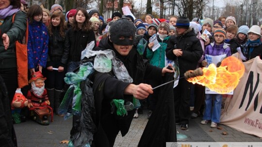 To nie krasnoludki palą śmieci