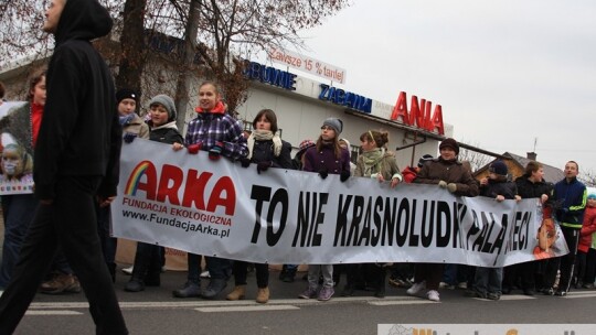 To nie krasnoludki palą śmieci