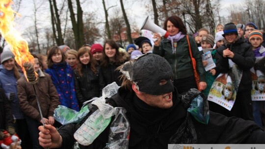 To nie krasnoludki palą śmieci