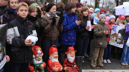 To nie krasnoludki palą śmieci