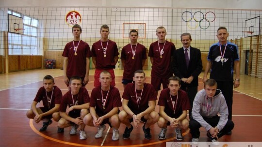 Turniej niepodległości: Dwójka góra