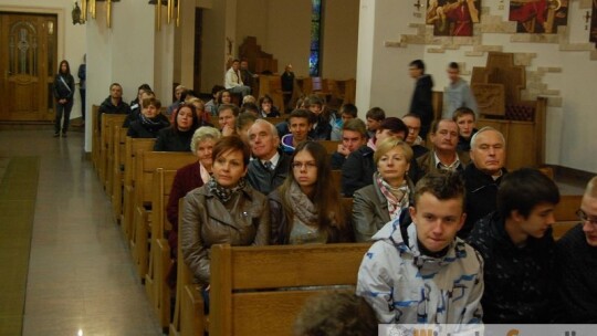 Słodki Dzień Papieski z rodziną i teatrem w tle