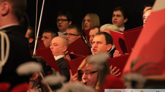 Koncert na głos, orkiestrę i jeszcze jeden głos