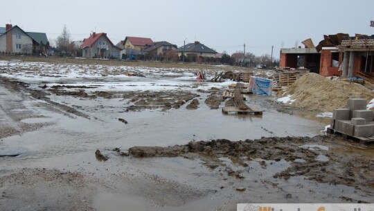 Woda niepokoi mieszkańców ulic Bocznej i Wiejskiej