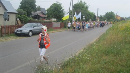 Za krokiem krok ? pielgrzymka dzień po dniu