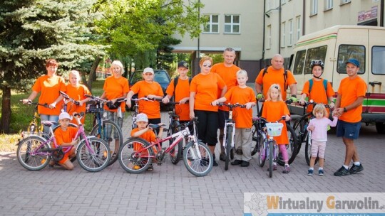 Rodzinnie, sportowo, patriotycznie na rowerach