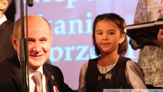 Kochać ojczyznę to nie wstyd Kochać ojczyznę to nie wstyd