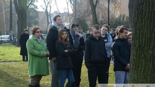 Kochać ojczyznę to nie wstyd Kochać ojczyznę to nie wstyd