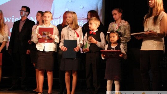 Kochać ojczyznę to nie wstyd Kochać ojczyznę to nie wstyd