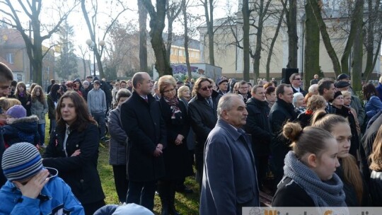 Kochać ojczyznę to nie wstyd Kochać ojczyznę to nie wstyd