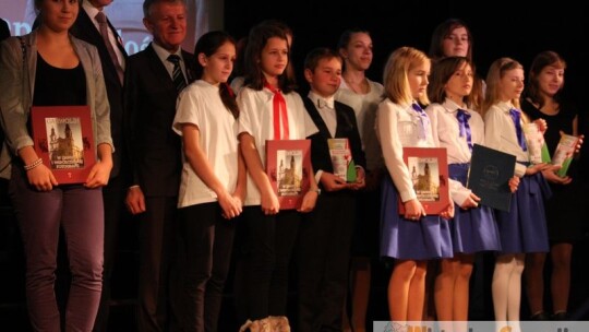 Kochać ojczyznę to nie wstyd Kochać ojczyznę to nie wstyd