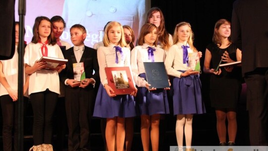 Kochać ojczyznę to nie wstyd Kochać ojczyznę to nie wstyd