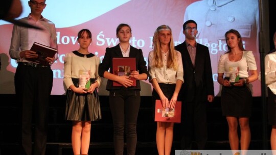 Kochać ojczyznę to nie wstyd Kochać ojczyznę to nie wstyd