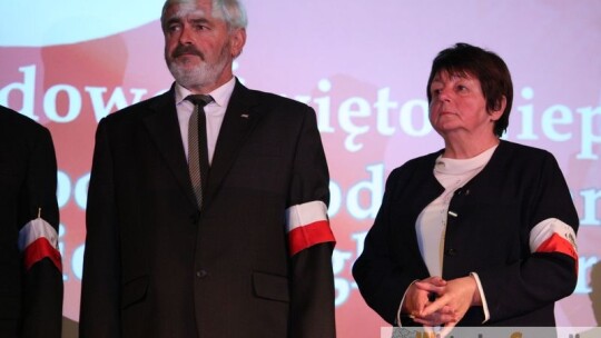 Kochać ojczyznę to nie wstyd Kochać ojczyznę to nie wstyd