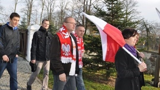 Ziemia z Katynia rozsypana w Zwoli