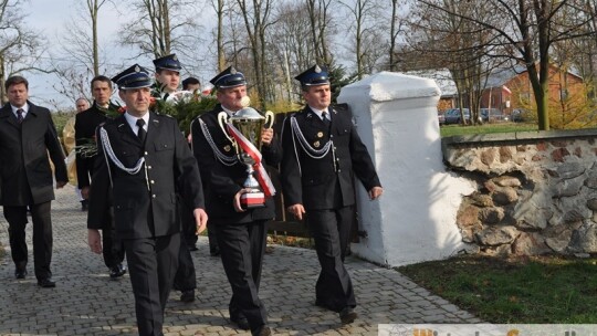 Ziemia z Katynia rozsypana w Zwoli