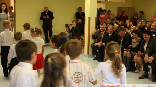 Długo wyczekiwane przecięcie wstęgi w Parysowie