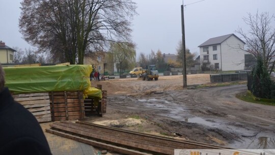 Gm. Maciejowice: Hala na święta albo w styczniu (video)