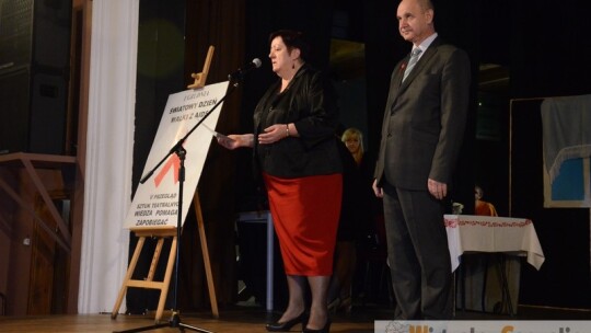 O HIV i AIDS ze sceny teatru