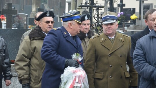 Sztandar dla szkoły 70 lat po spaleniu Wanat