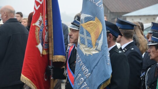 Sztandar dla szkoły 70 lat po spaleniu Wanat