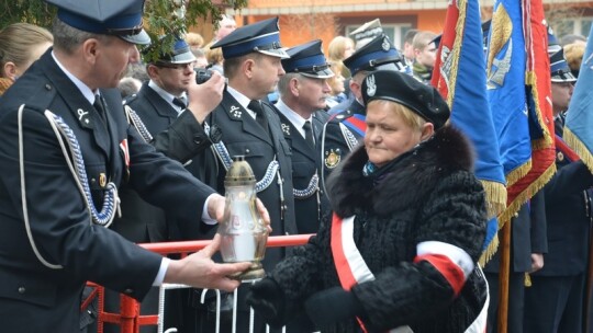 Sztandar dla szkoły 70 lat po spaleniu Wanat