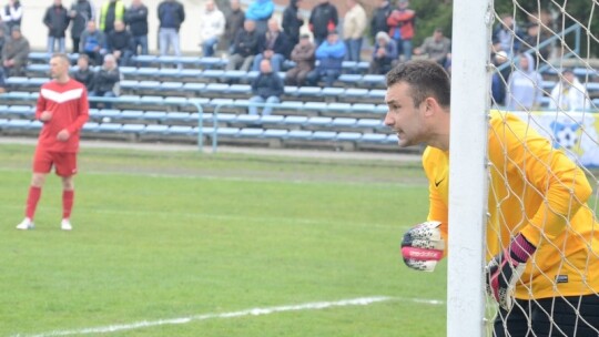 Ożarowianka lepsza od Wilgi. Podwójna czerwień GKS