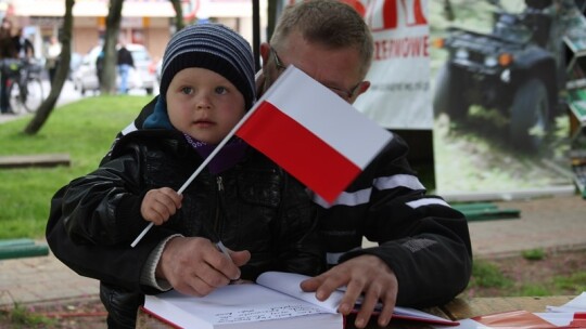 Polska! Biało-czerwoni! jak świętujemy Dzień Flagi?