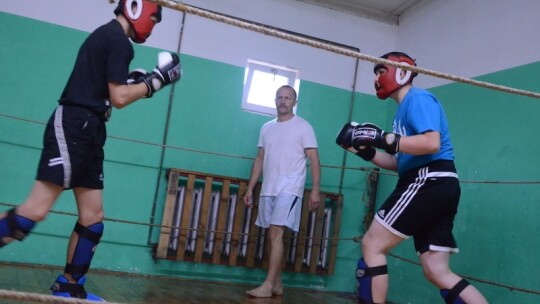 Ręczna i kickboxing ? sportowe rozpoczęcie Dni