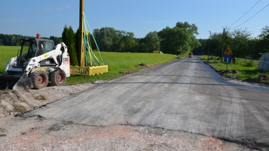 Gm. Łaskarzew: Inwestują w drogi i chodniki